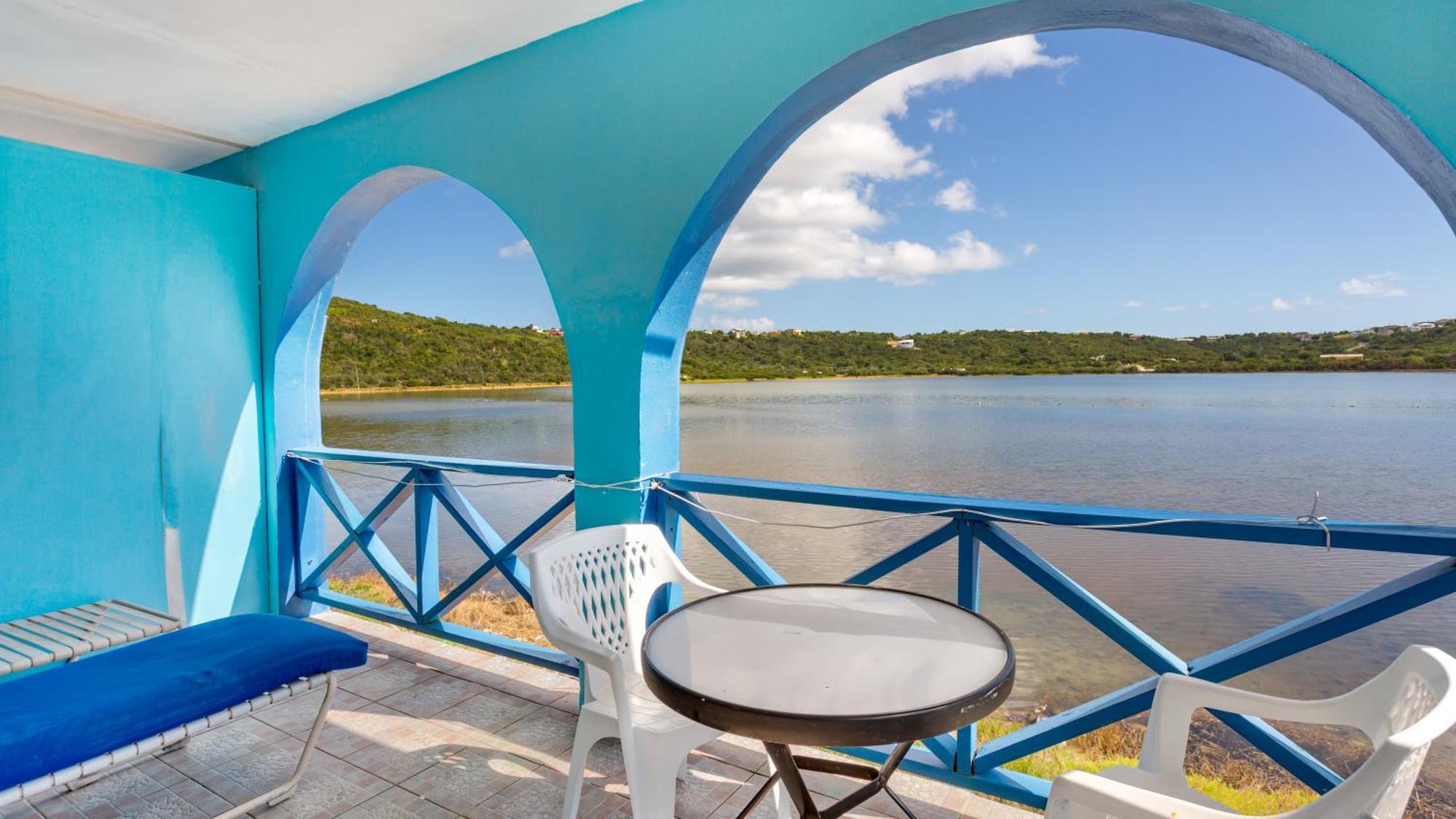 Edwards Guesthouse Sandy Ground Village Екстериор снимка