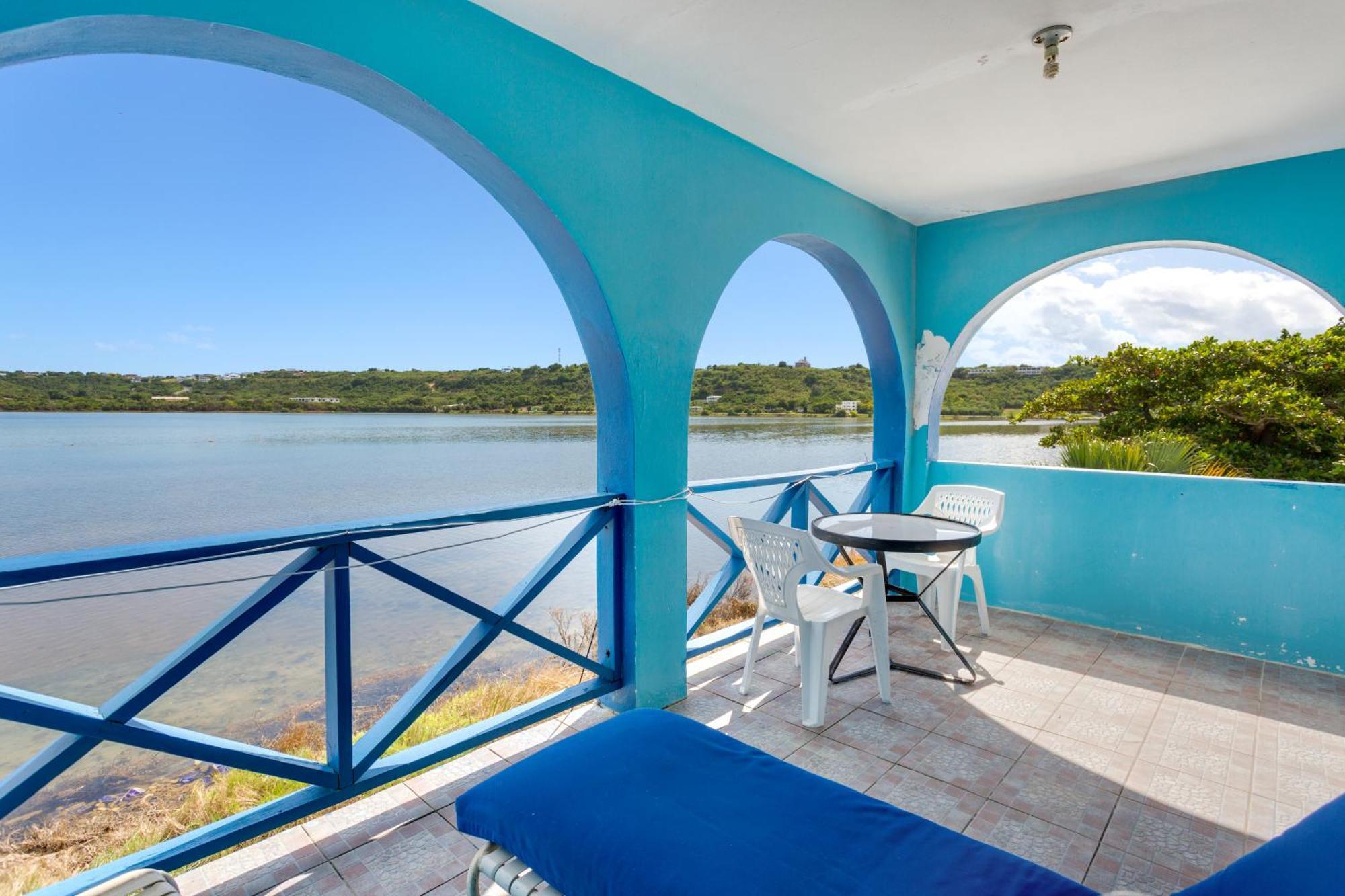 Edwards Guesthouse Sandy Ground Village Екстериор снимка