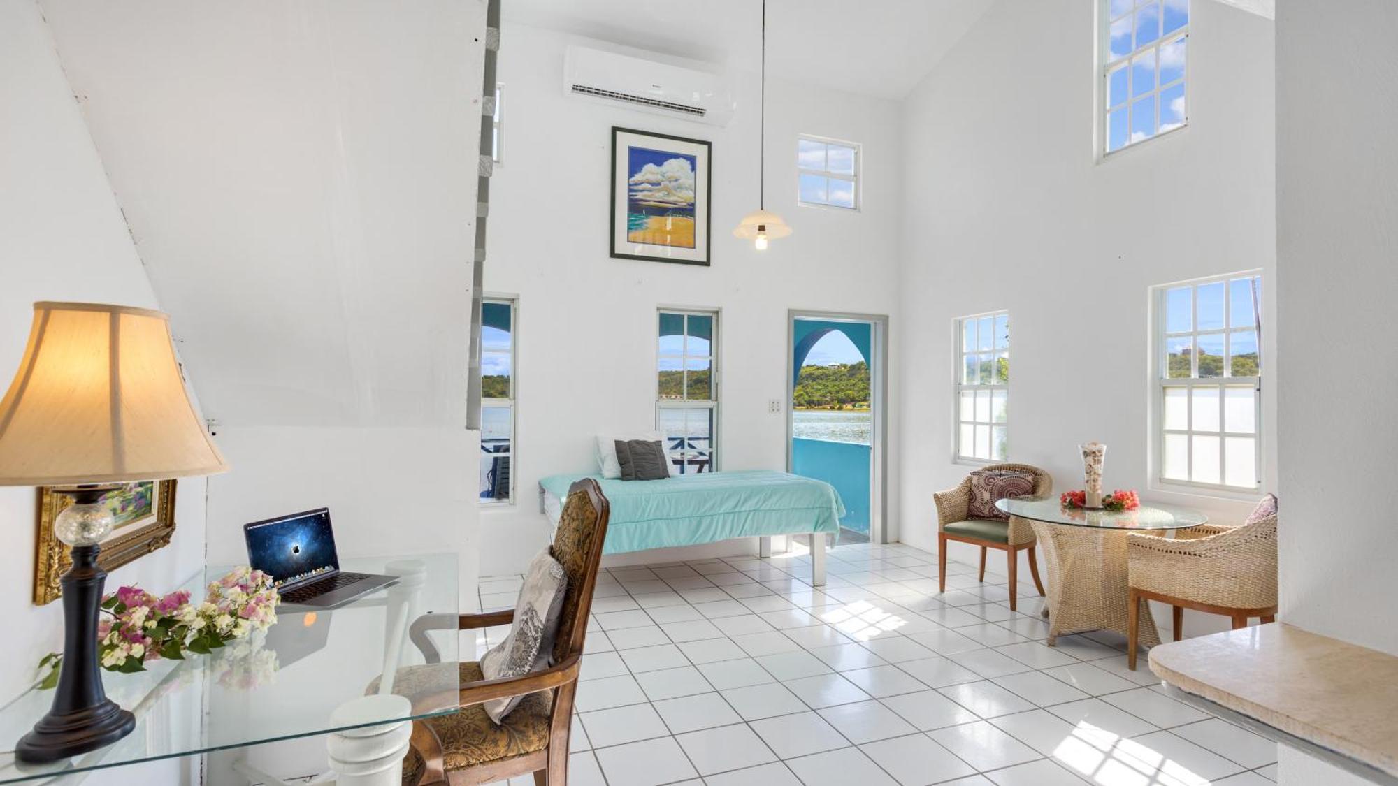 Edwards Guesthouse Sandy Ground Village Екстериор снимка