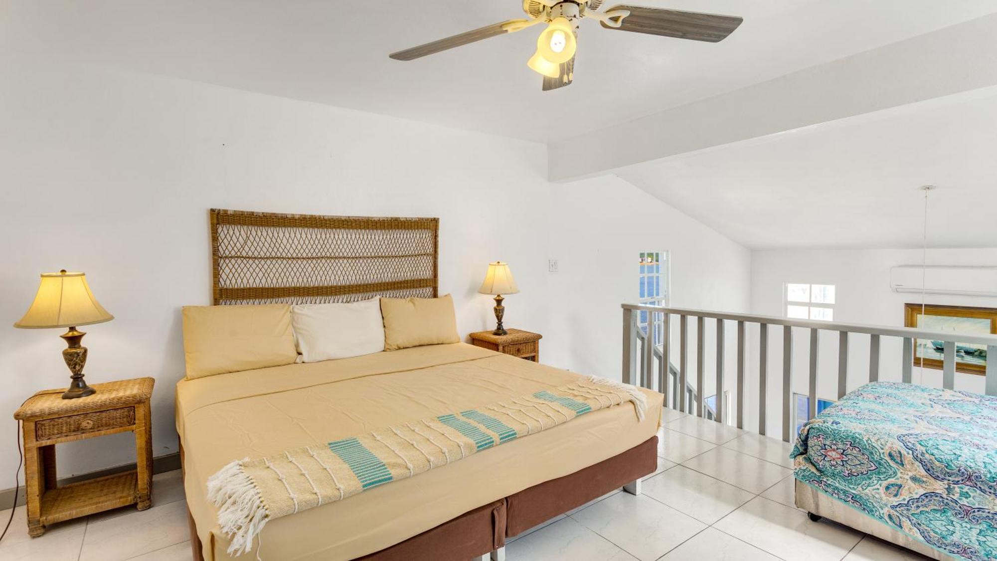 Edwards Guesthouse Sandy Ground Village Екстериор снимка