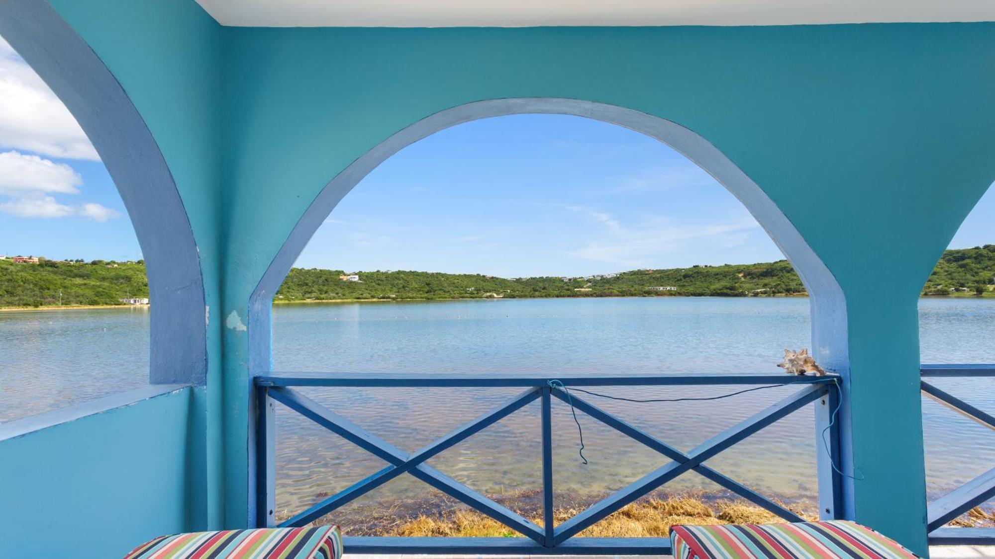 Edwards Guesthouse Sandy Ground Village Екстериор снимка