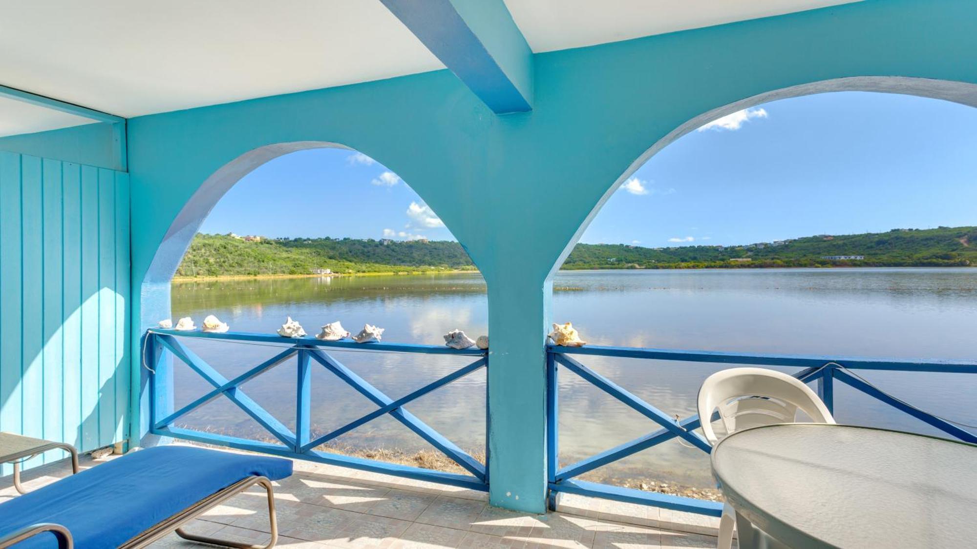 Edwards Guesthouse Sandy Ground Village Екстериор снимка