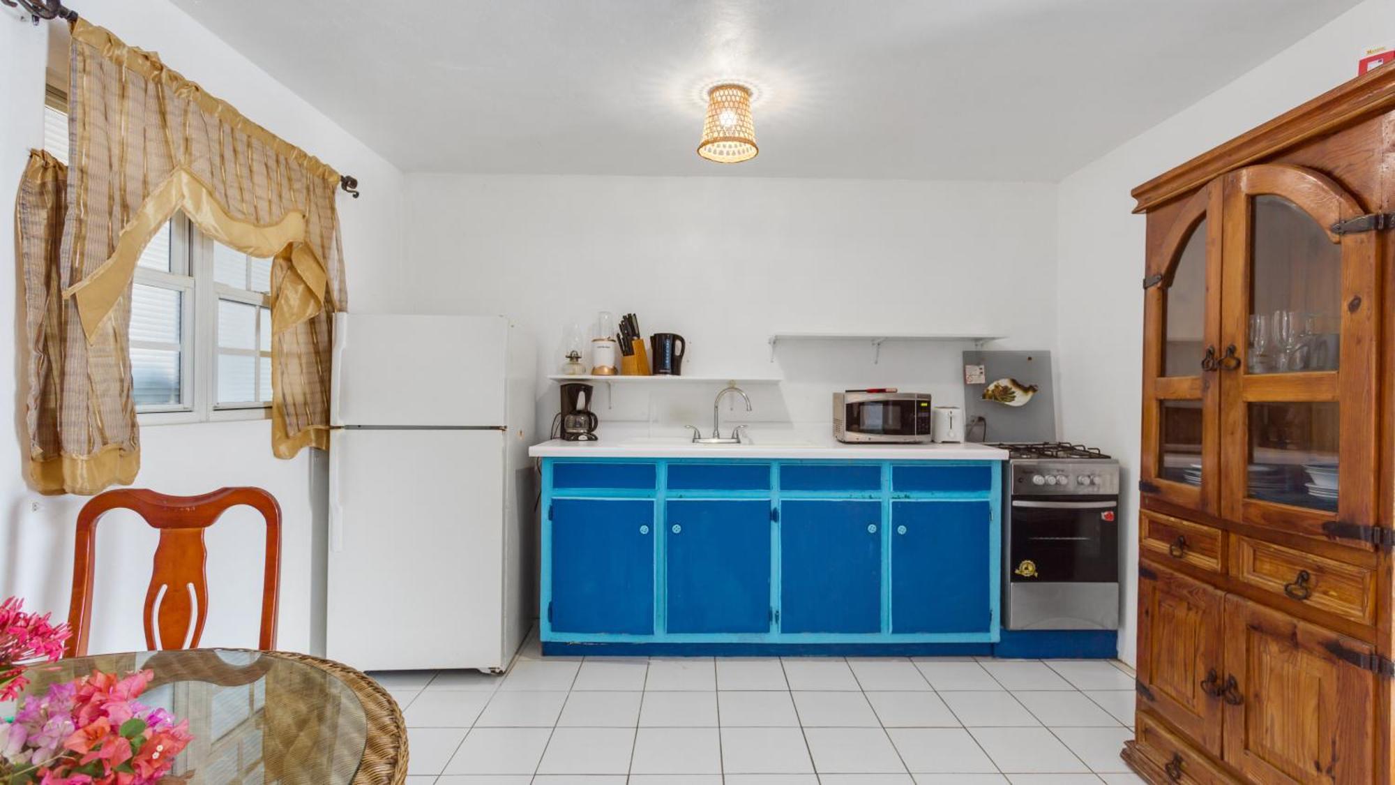 Edwards Guesthouse Sandy Ground Village Екстериор снимка