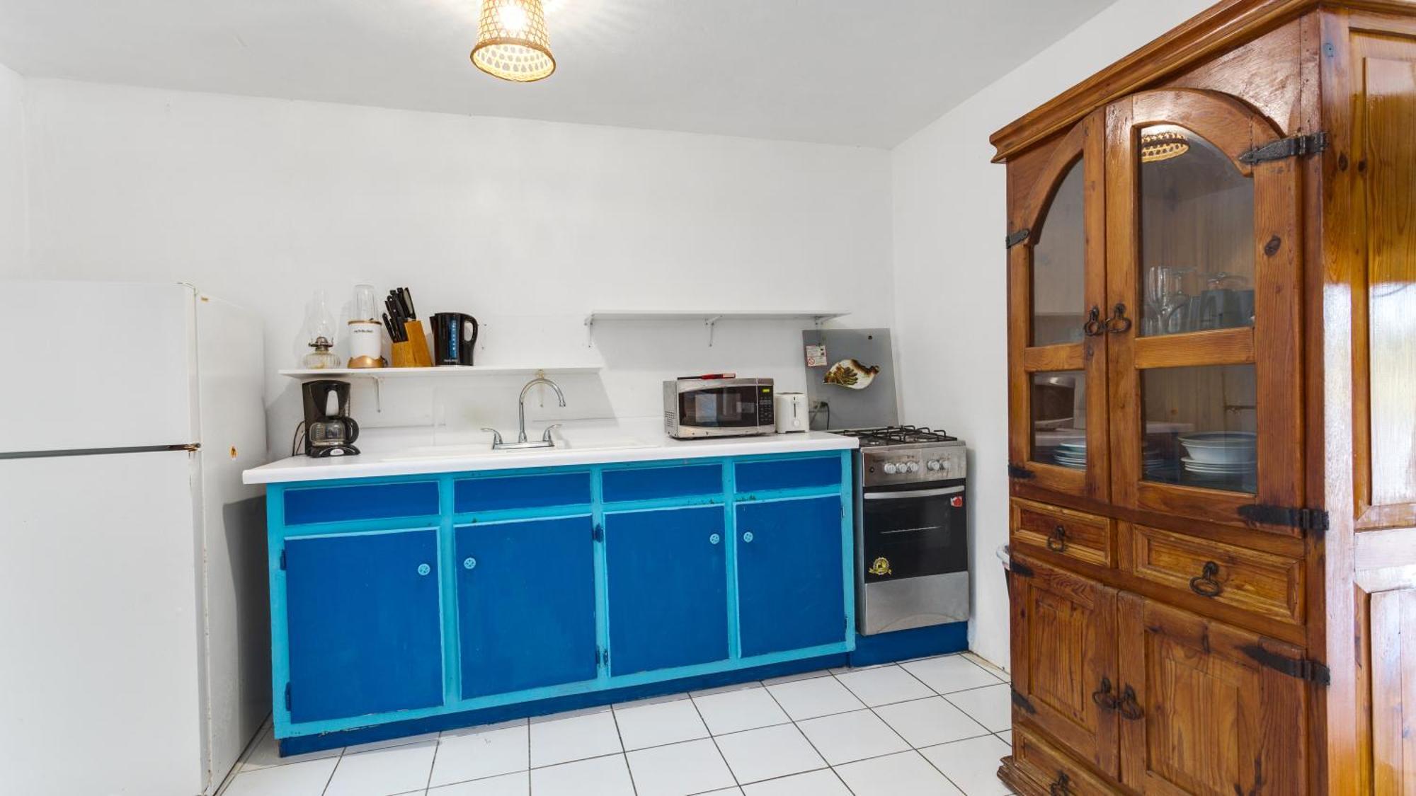 Edwards Guesthouse Sandy Ground Village Екстериор снимка